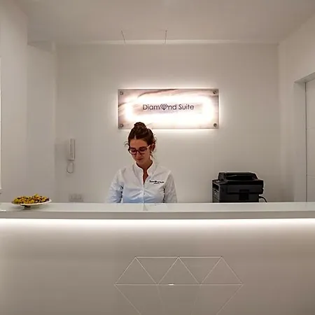 Diamond Hotel *